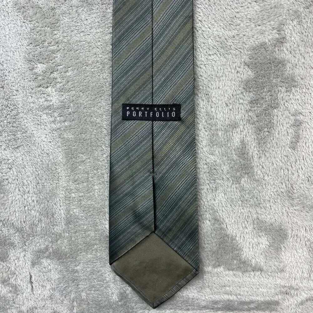 Perry Ellis Men's Classic 100% Silk Neck Tie